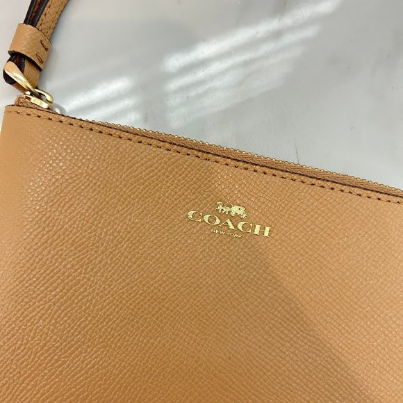 EUC Coach - Wristlet in Nude - Picture 3 of 4